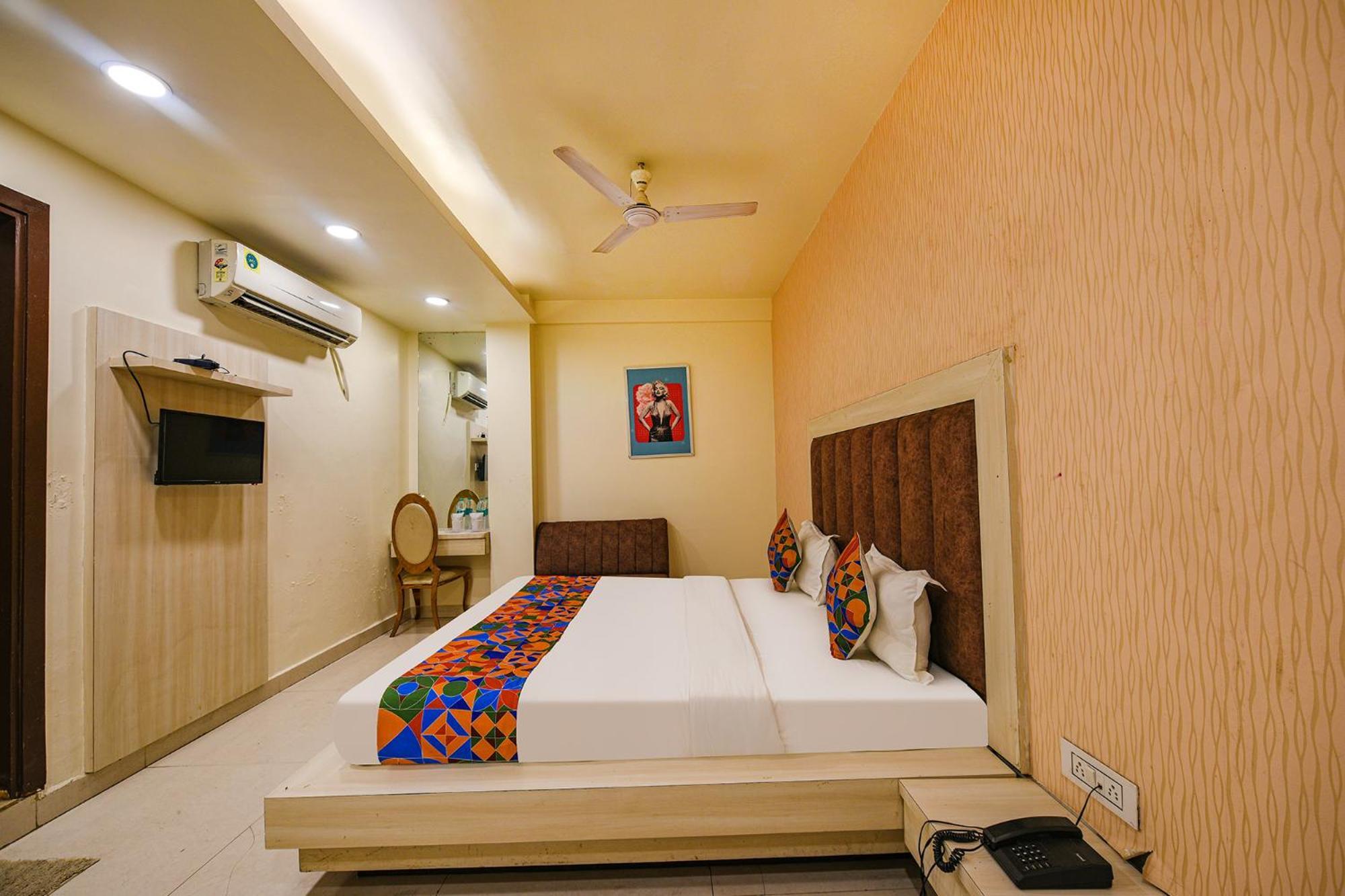 Hotel Fabexpress Seven Heaven à New Delhi Extérieur photo